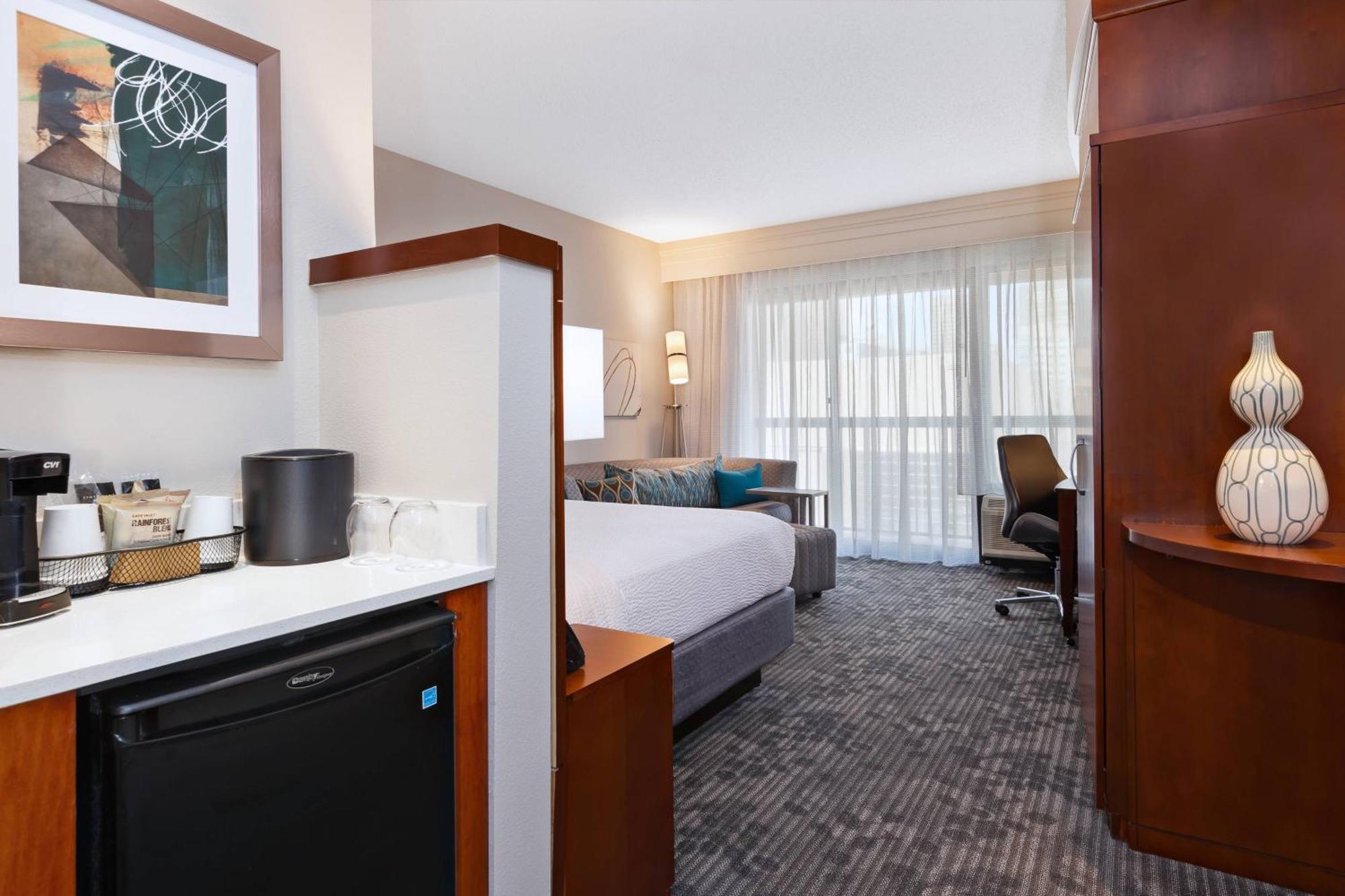 Courtyard By Marriott Oklahoma City Downtown Eksteriør billede